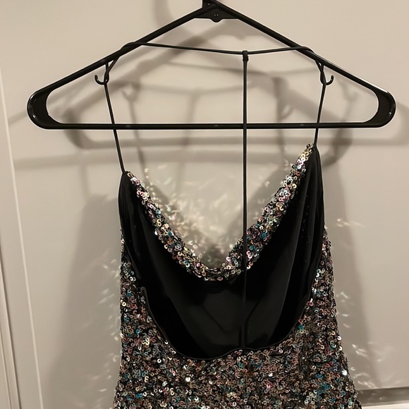 ASTR the Label Cowl Neck Sequin Top NWOT - Picture 2 of 6